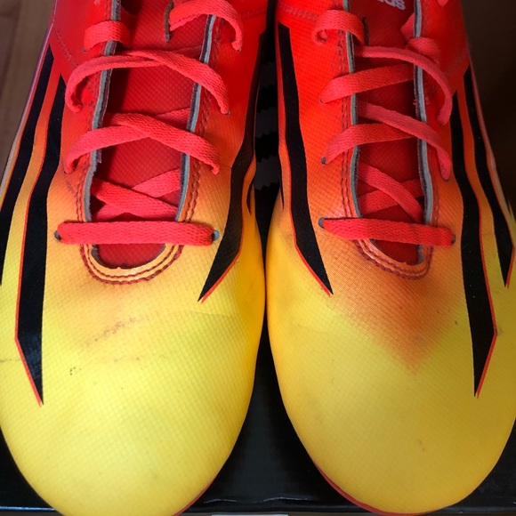 Adidas F5 Soccer Cleats - Picture 2 of 5